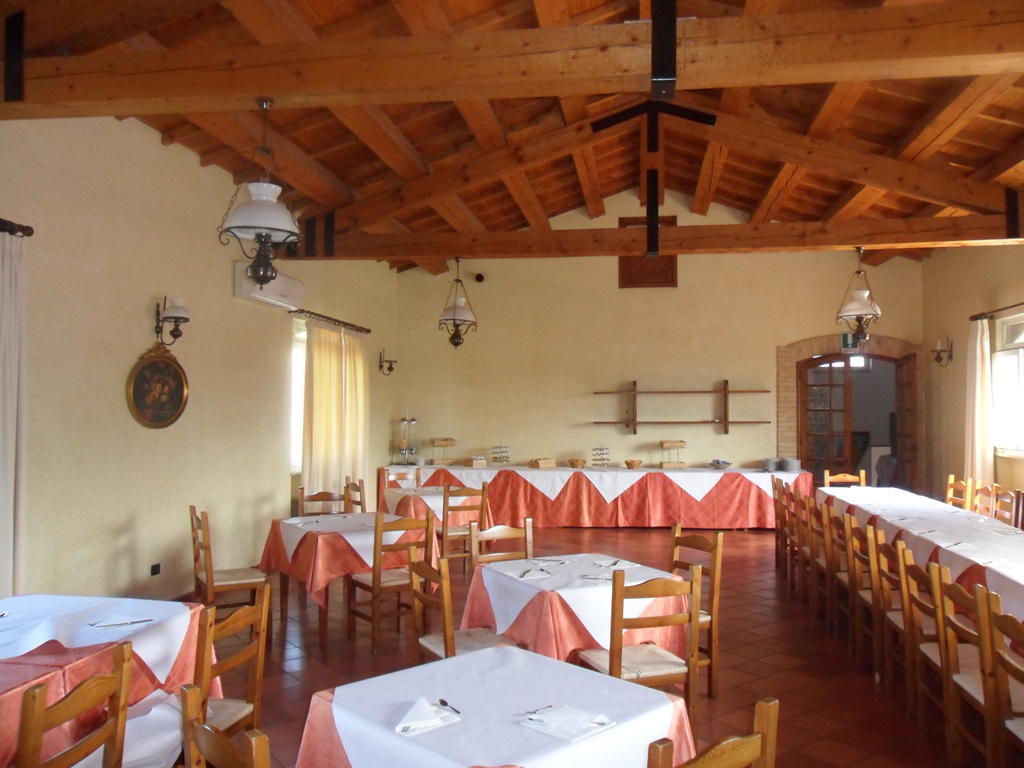 Fattoria Cerreto Hotell Mosciano SantʼAngelo Eksteriør bilde